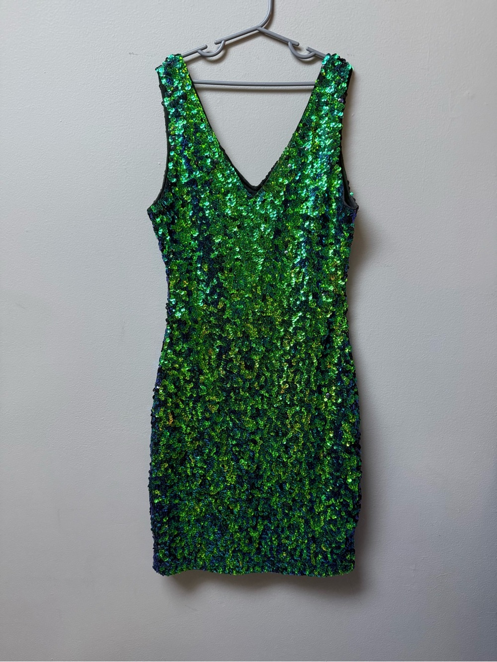 Green Sequin V-Neck Party Dress